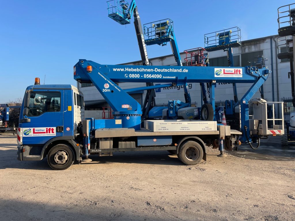 30 m MAN TGL / WT 300